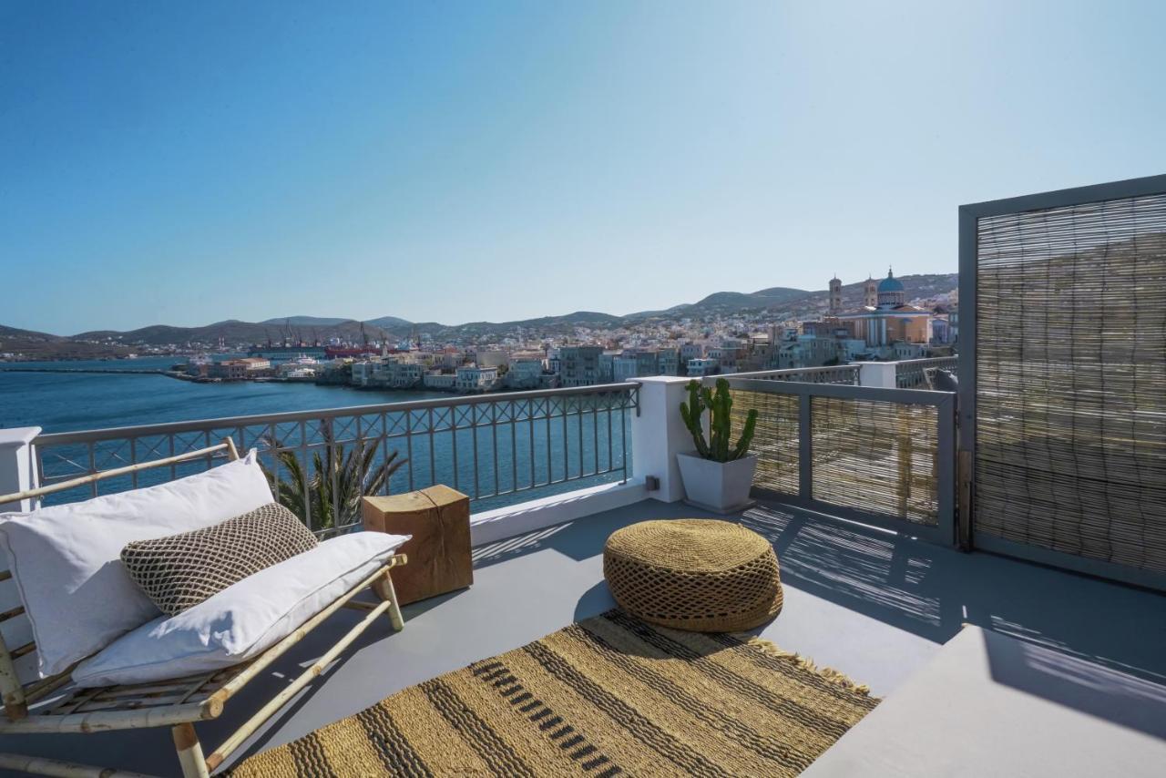 Pafsilipon Suites Ermoupoli Exteriör bild