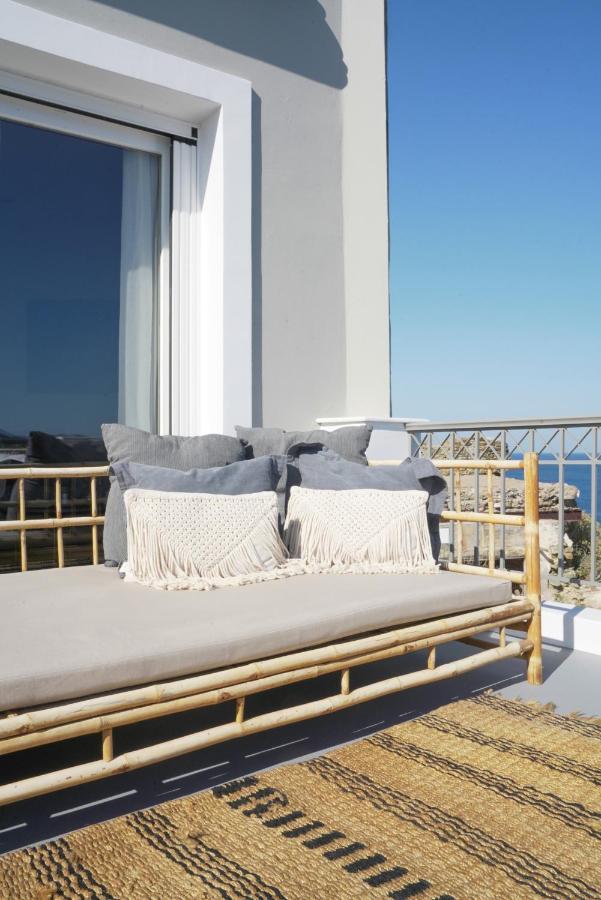 Pafsilipon Suites Ermoupoli Exteriör bild
