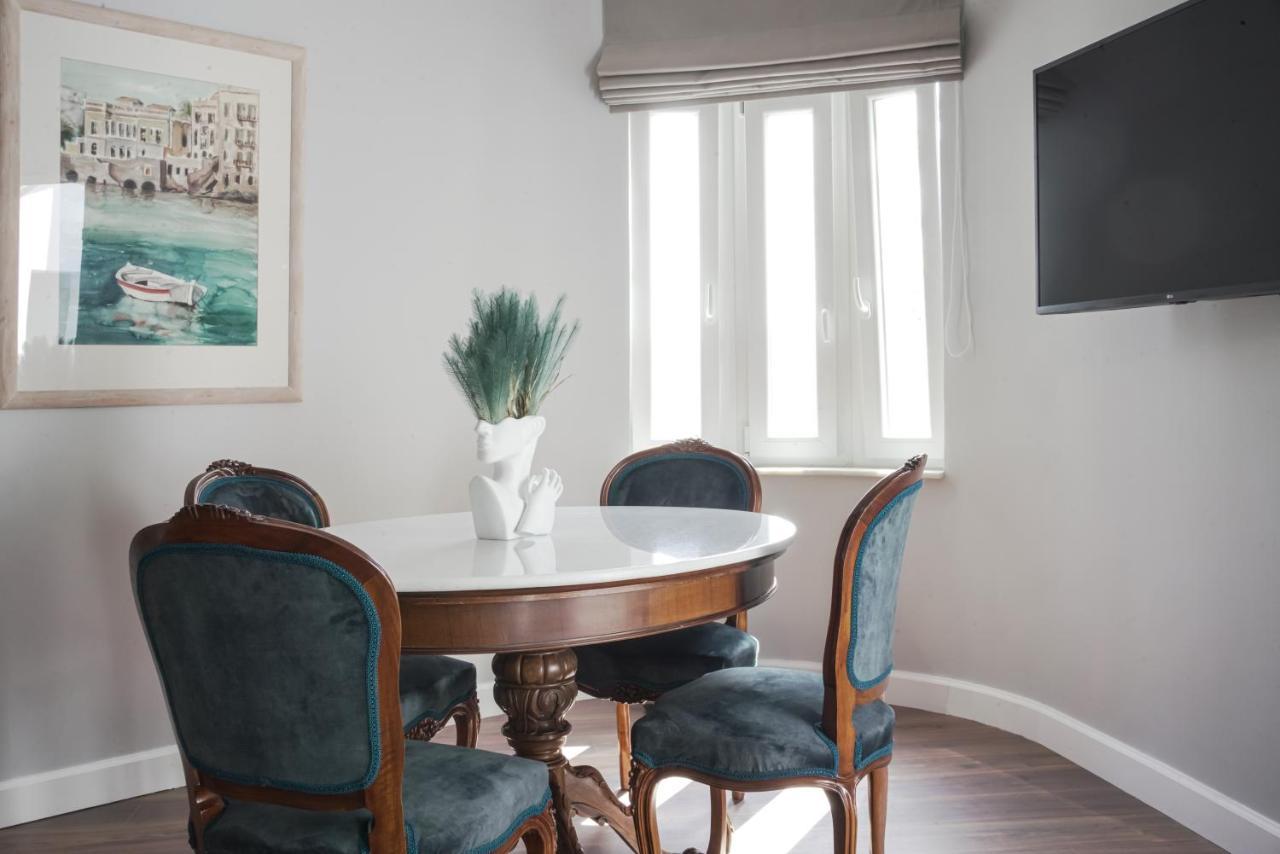 Pafsilipon Suites Ermoupoli Exteriör bild