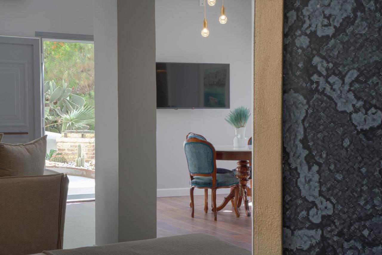 Pafsilipon Suites Ermoupoli Exteriör bild
