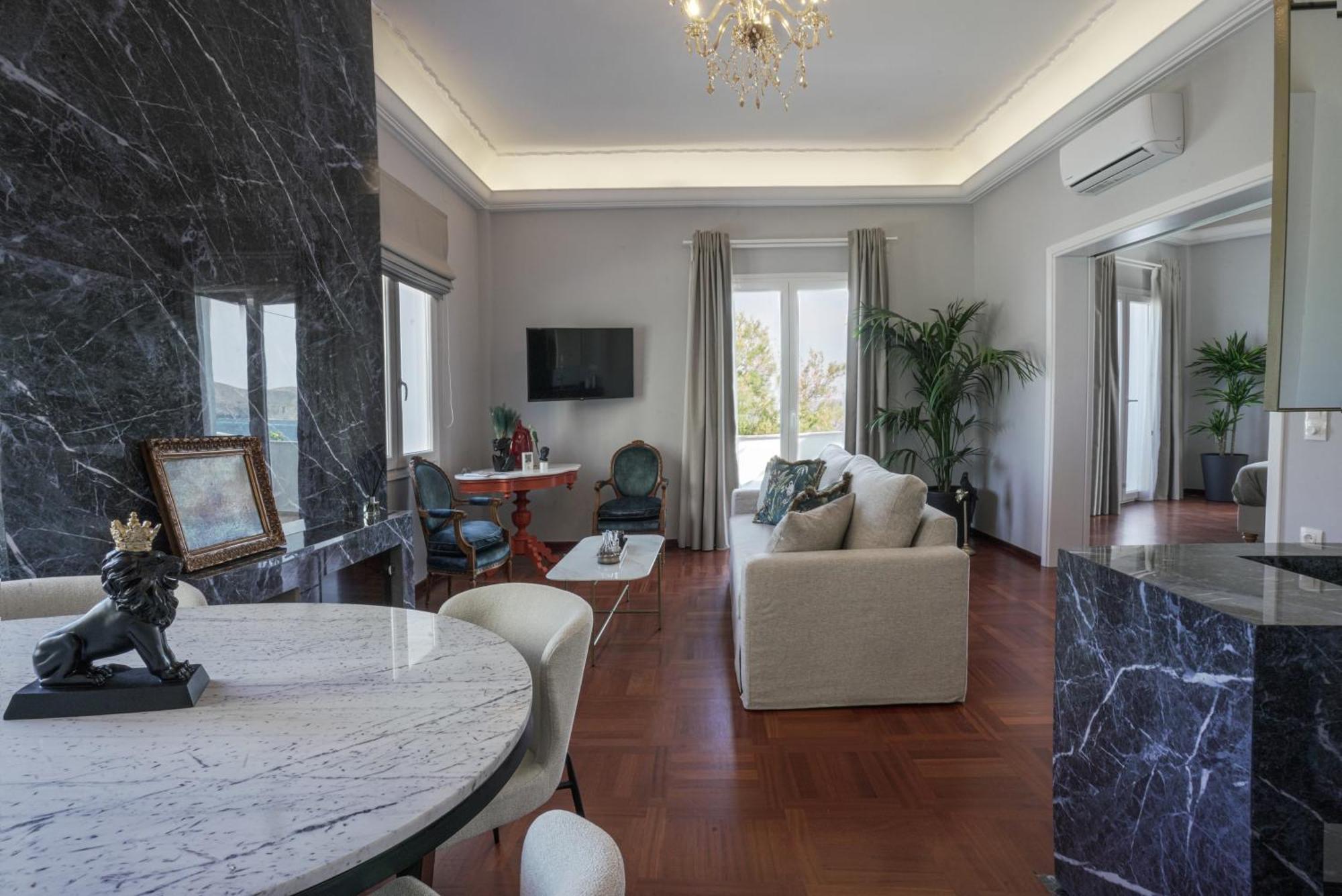Pafsilipon Suites Ermoupoli Exteriör bild